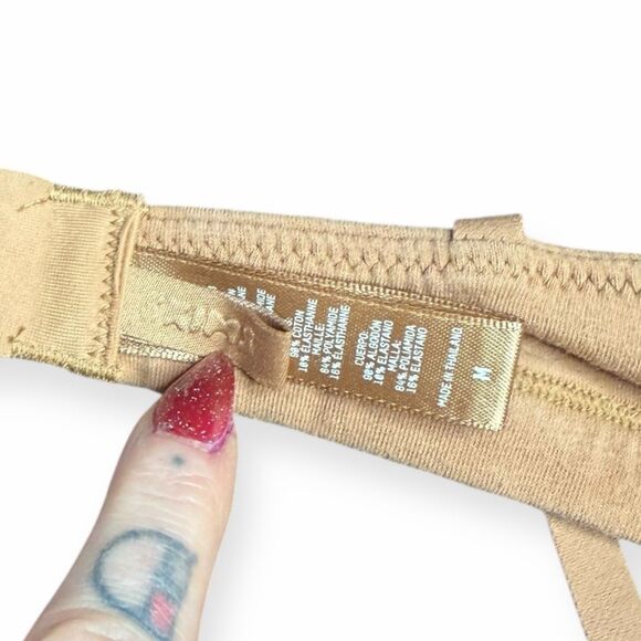 SKIMS Women’s Clay Fits Everybody T-Shirt Bra Size Medium - Picture 3 of 4